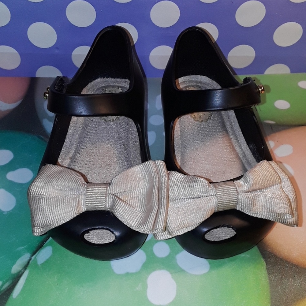 Beautiful Mini Melissa  ultragirl black with bow 6